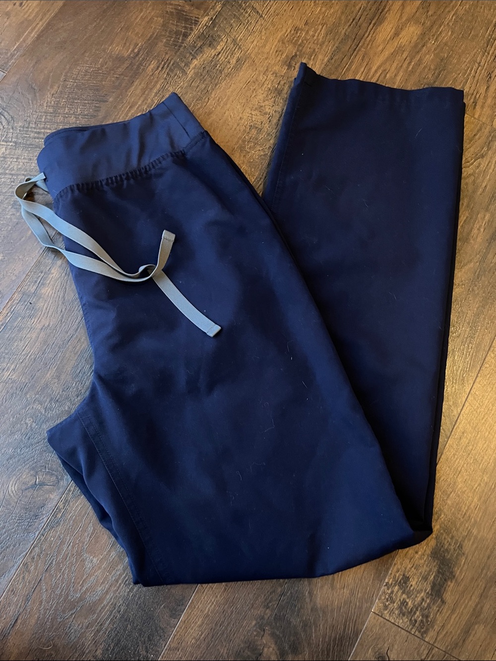 Figs high waisted Livingstons in Navy. Size small.